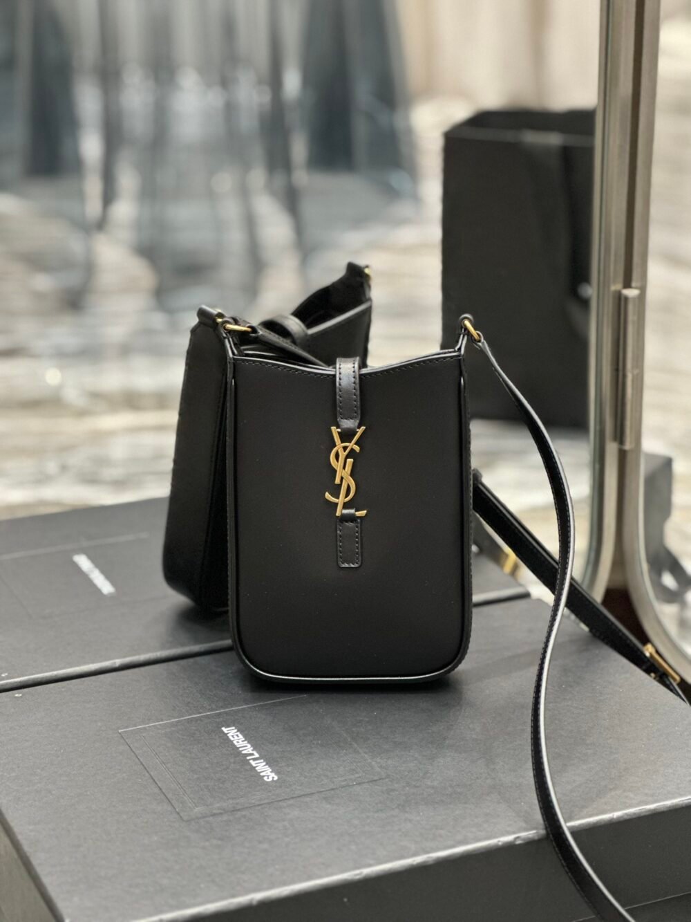 YSL 3735214