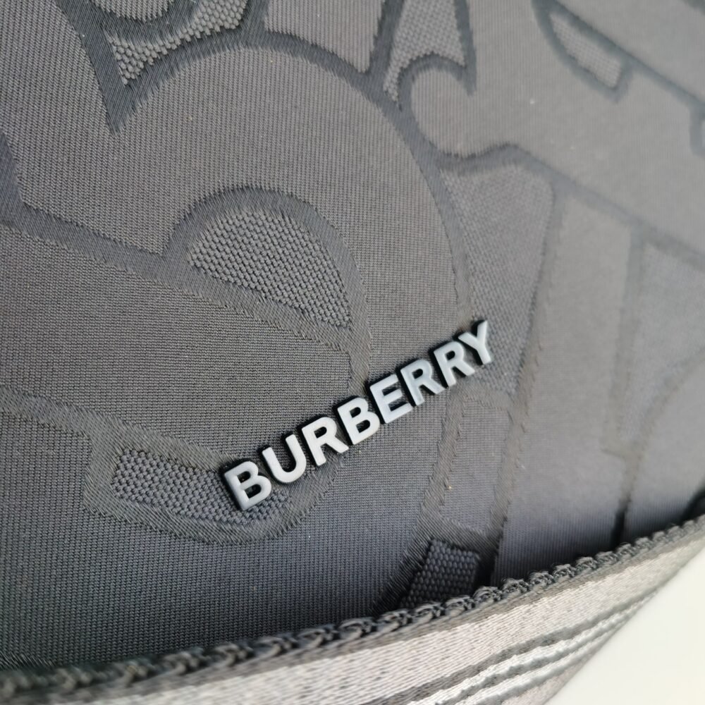 Burberry 880436911 - Image 6