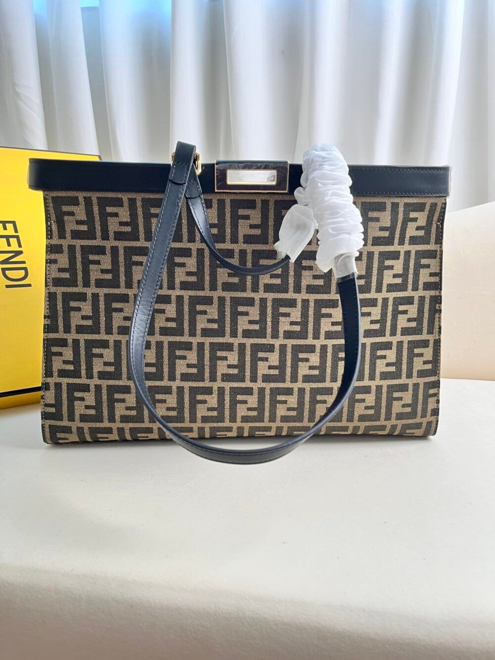 FENDI 381819