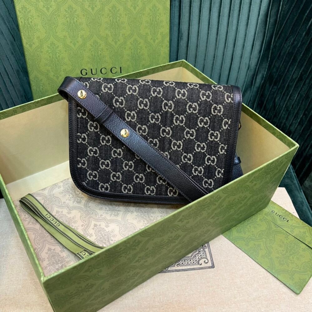 Gucci 121602204 - Image 3