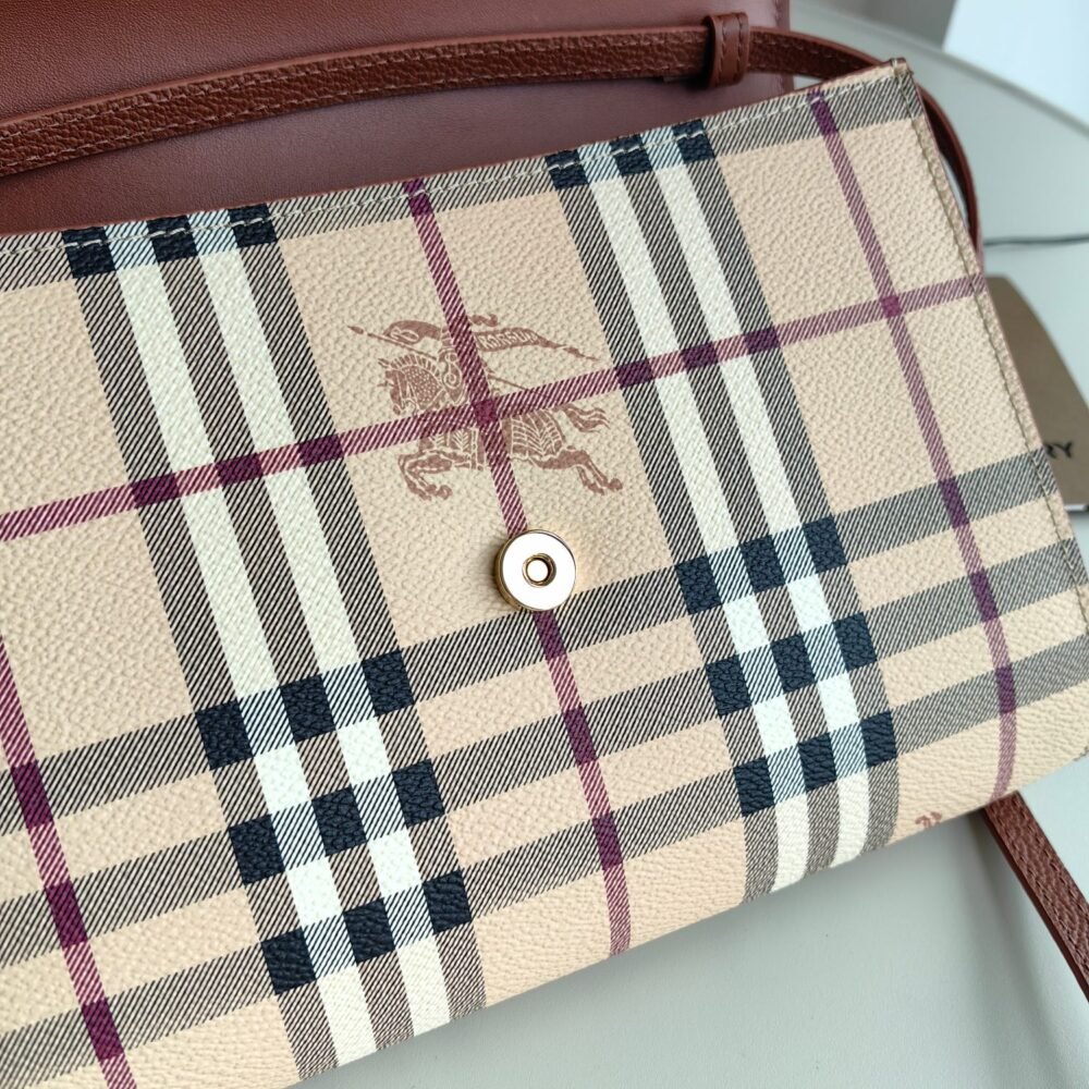 Burberry 3240609731 - Image 8