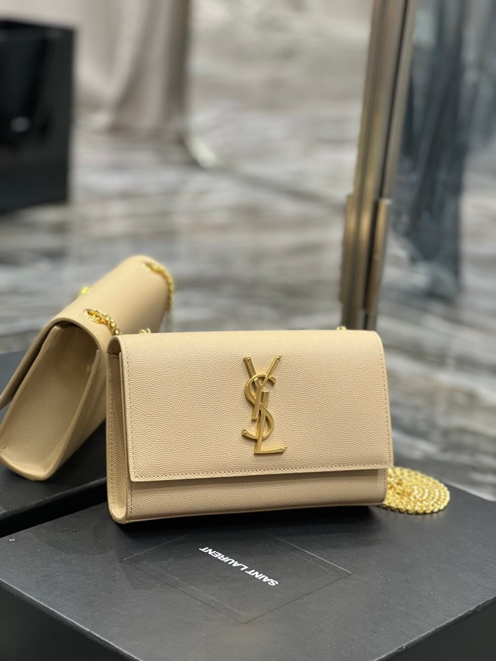 YSL 490469390 - Image 2