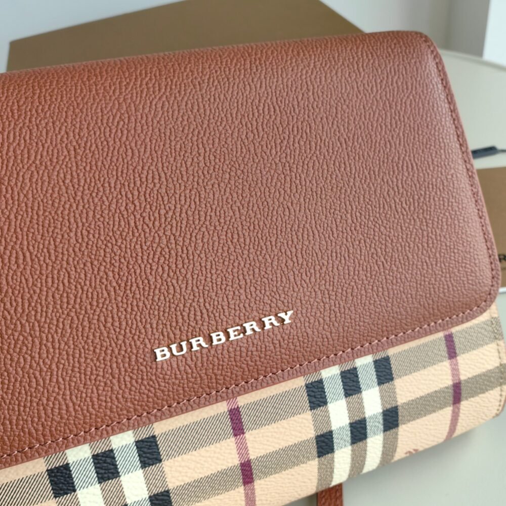 Burberry 3240609731 - Image 7