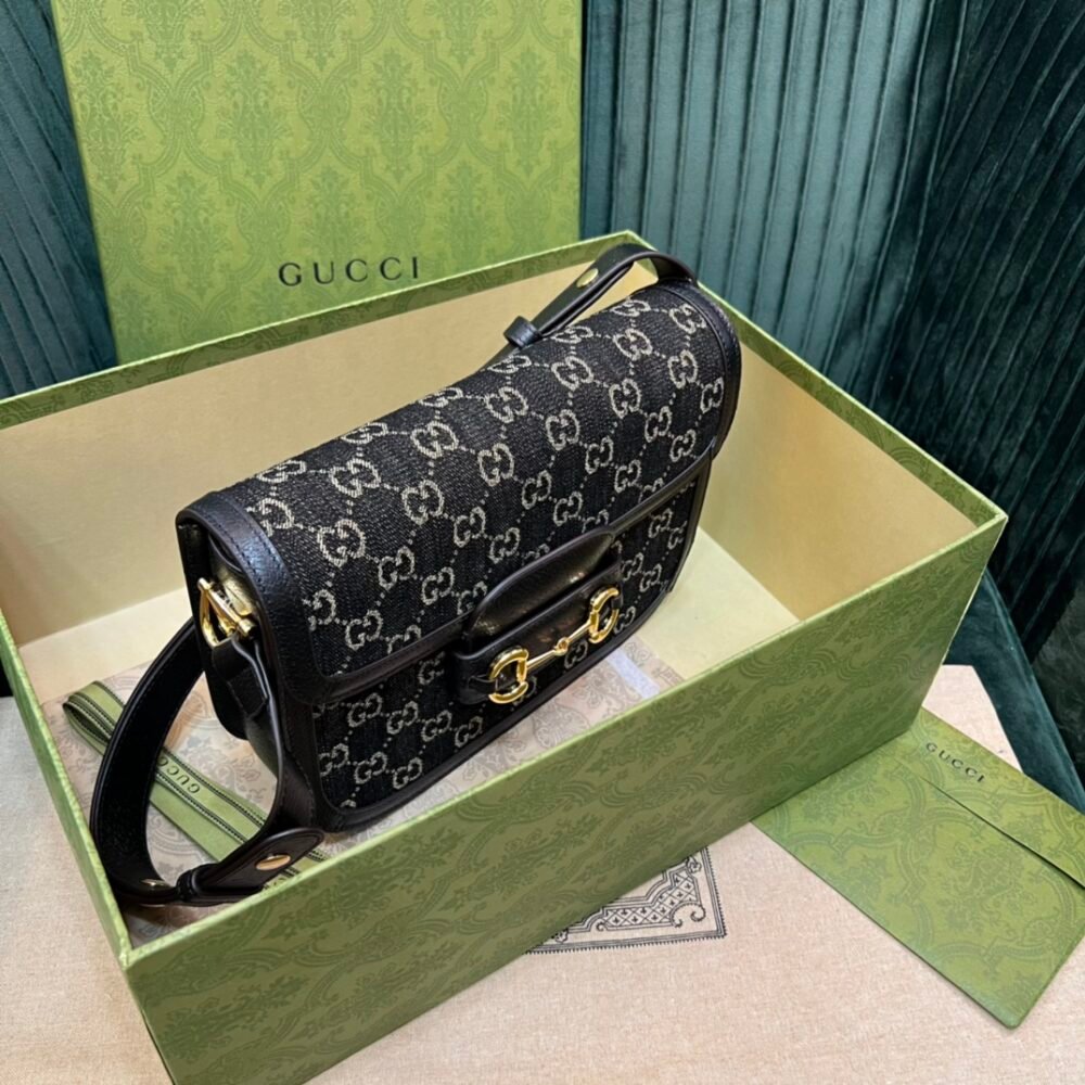 Gucci 121602204 - Image 2