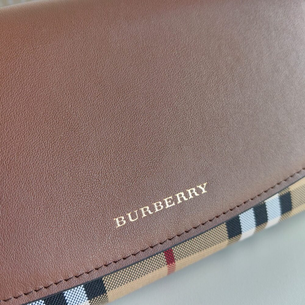 Burberry 24 - Image 4