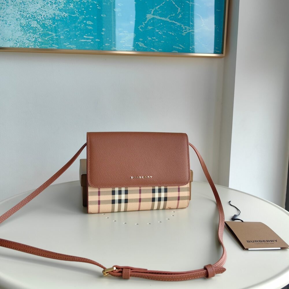 Burberry 3240609731