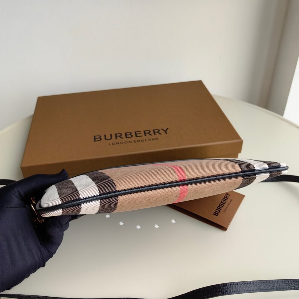 Burberry 6 - Image 6