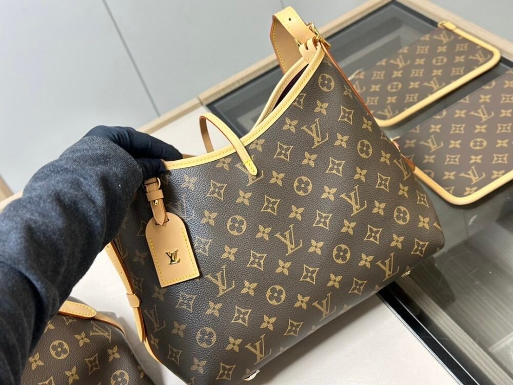 Louis Vuitton P1219017