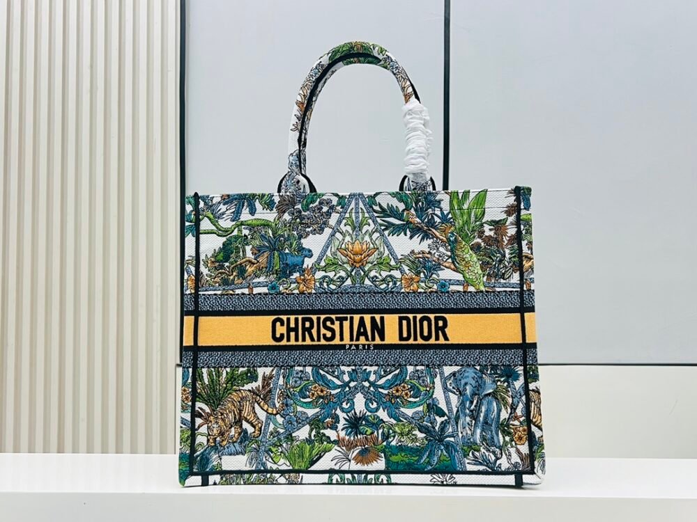 Dior Book Tote 138