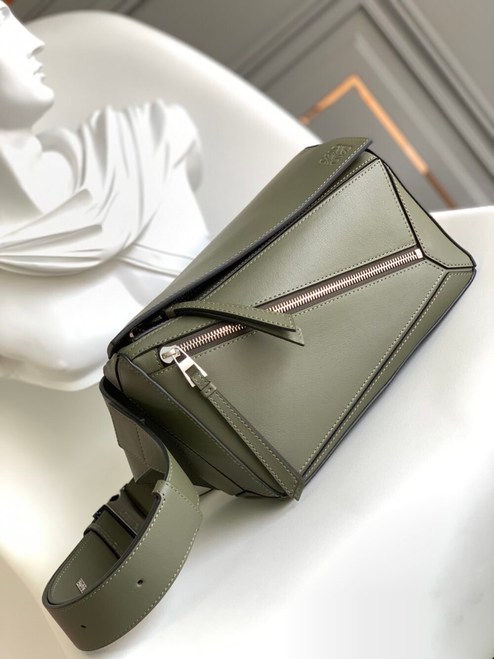 Loewe 25052138 - Image 2