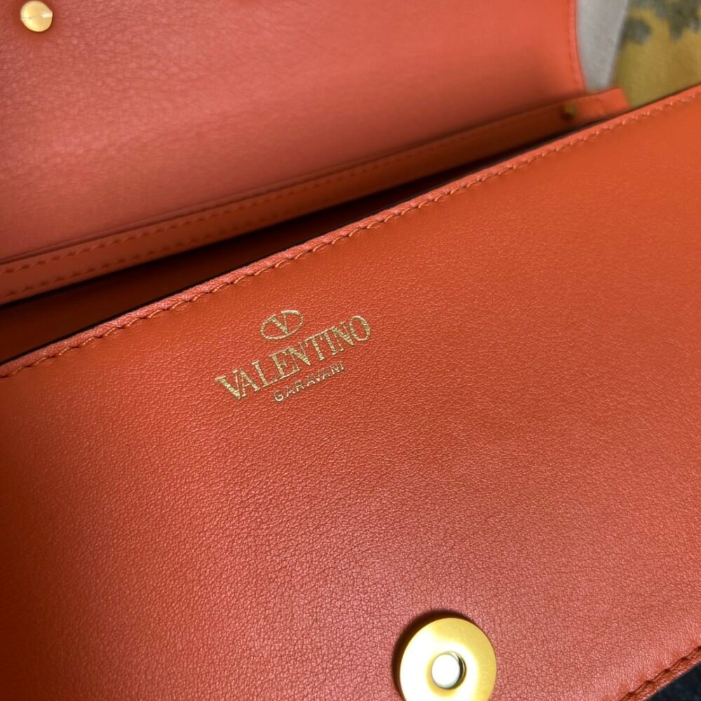 Valentino 472030 - Image 8