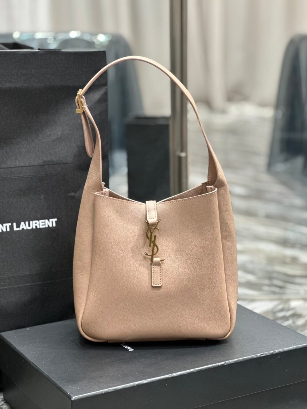 YSL 4713938