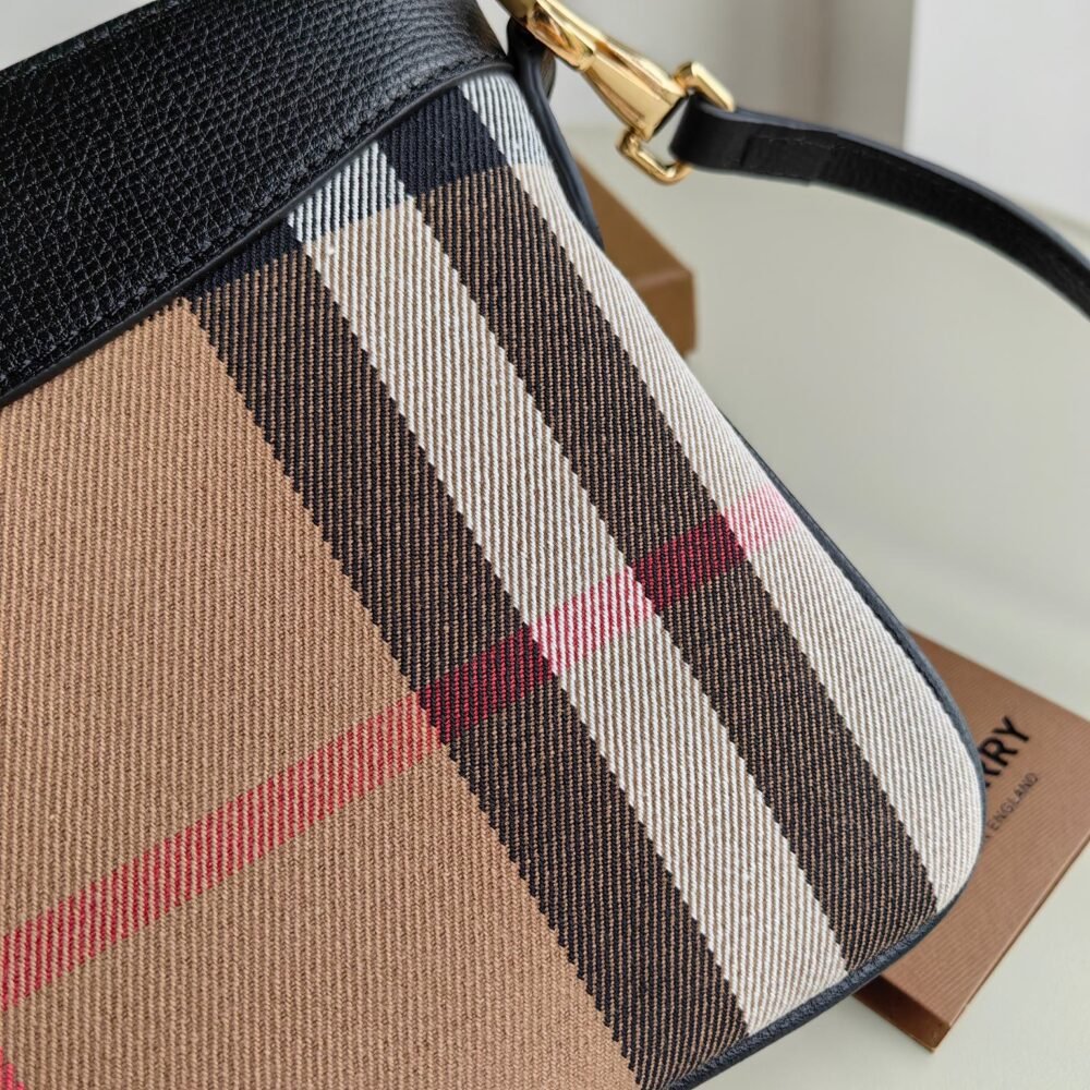 Burberry 6 - Image 7