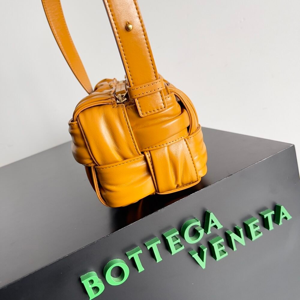 Bottega Veneta 32736233 - Image 3