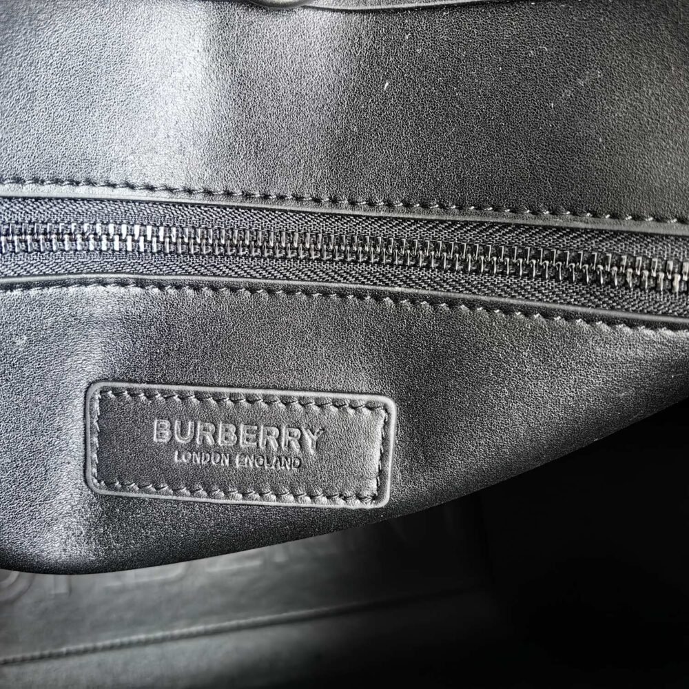 Burberry 11 - Image 9